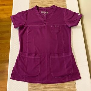 Barco scrub top